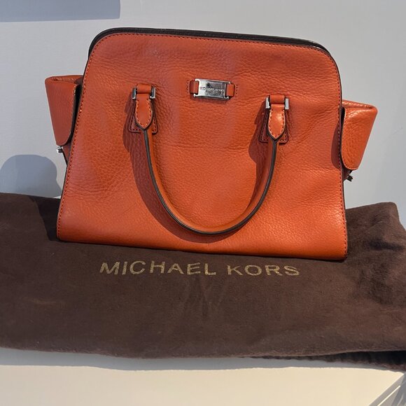 Michael Kors Medium purse - Picture 3 of 5